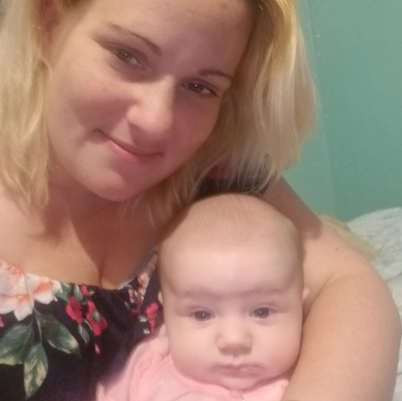 Meet your Posher, Danielle - Picture 2 of 4